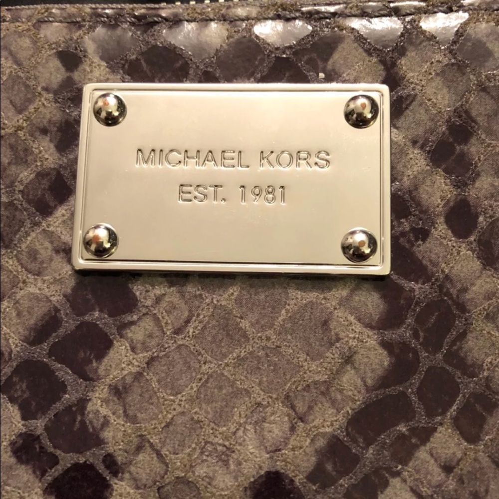 Authentic Michael kors Snake Skin Wallet Grey